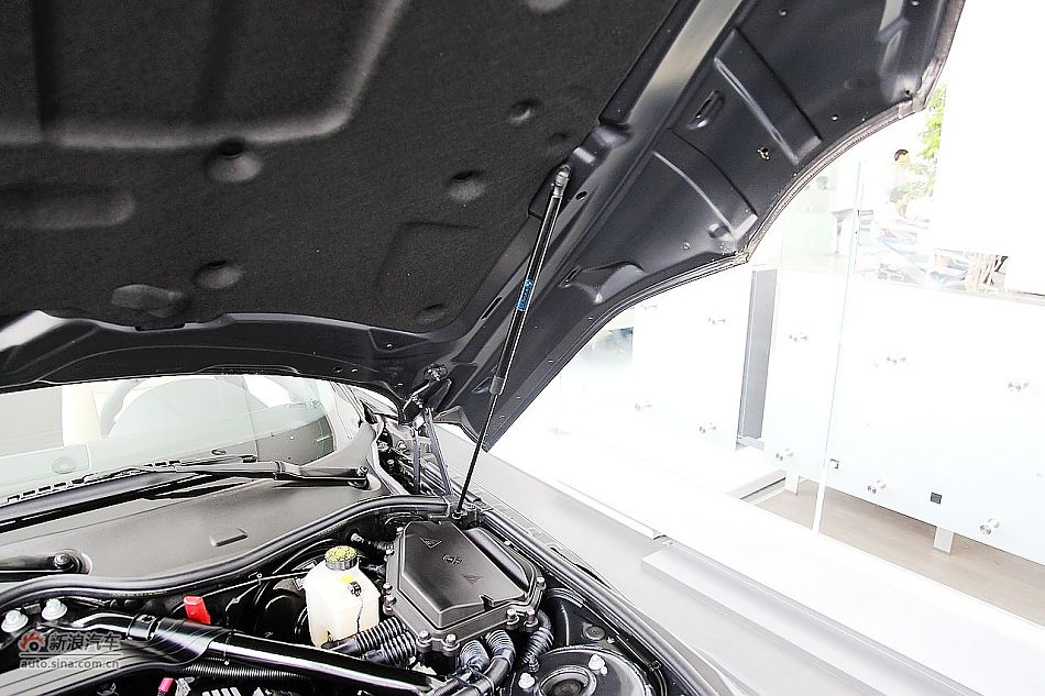 宝马Z4 sDrive23i引擎图片