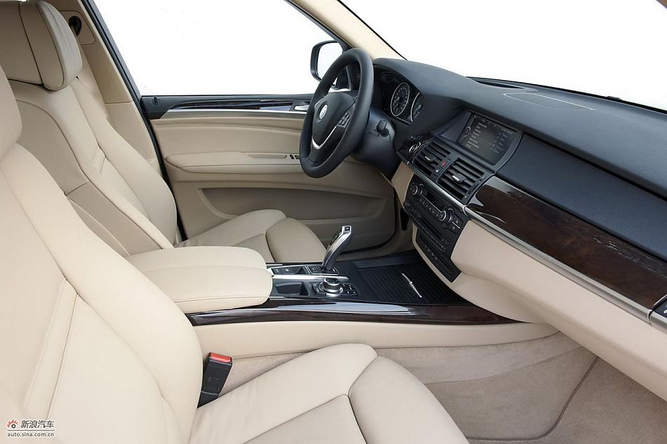 2010款的宝马X5 M