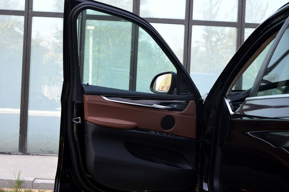 2015款 xDrive28i 座椅空间