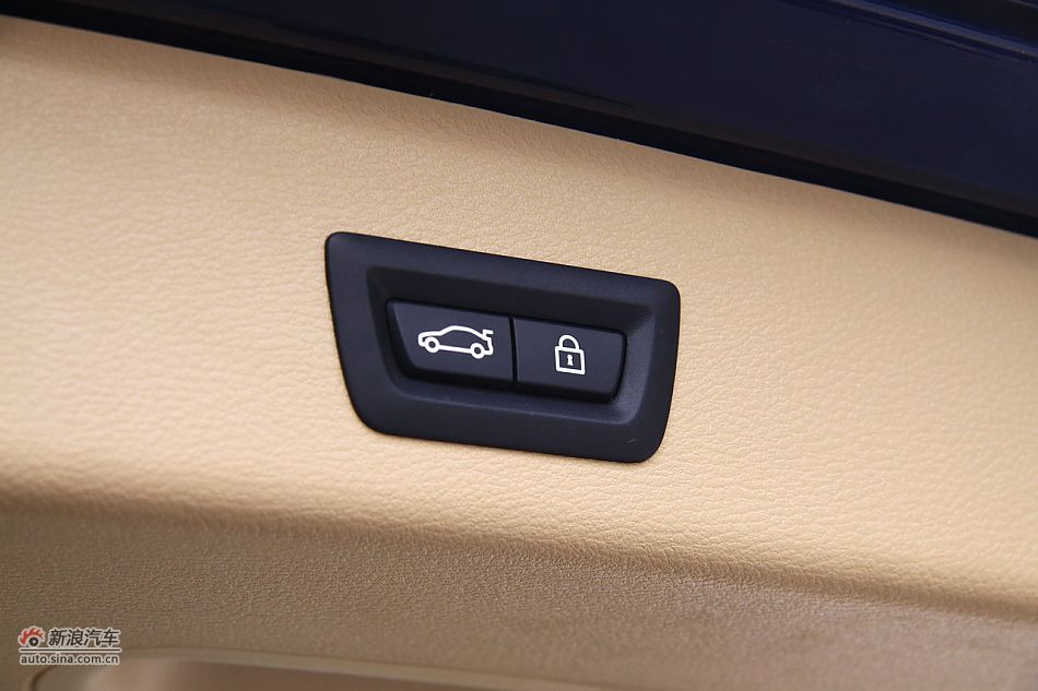 图为全新宝马X3内饰细节