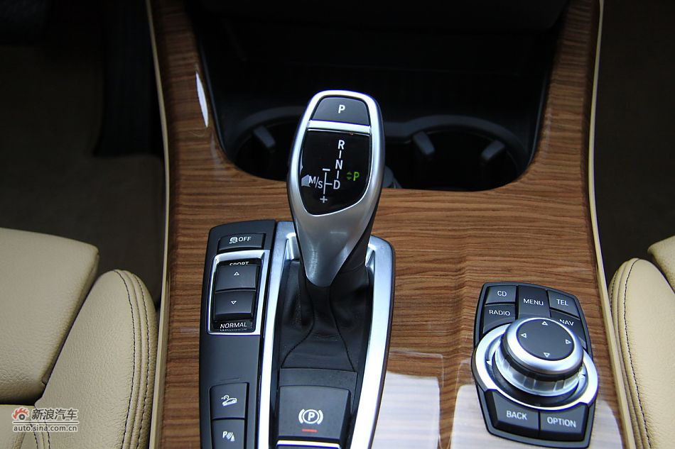 图为全新宝马X3内饰细节