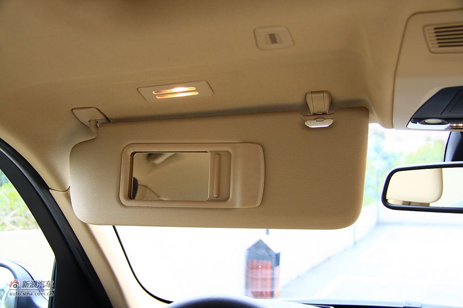 图为全新宝马X3内饰细节