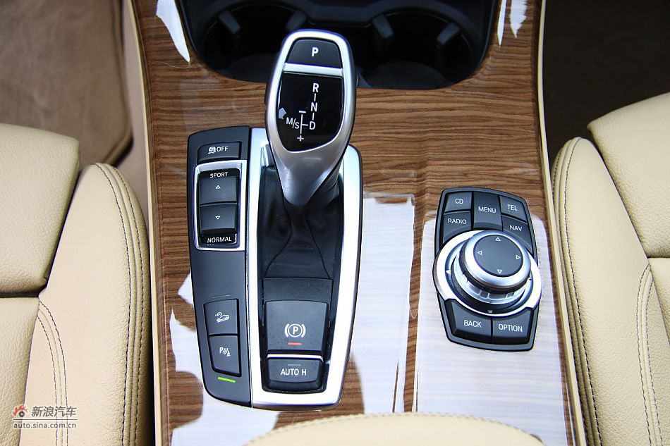 图为全新宝马X3内饰细节