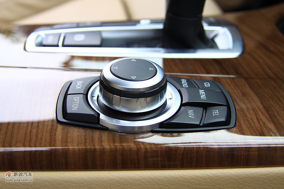 图为全新宝马X3内饰细节