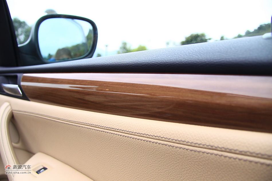 图为全新宝马X3内饰细节