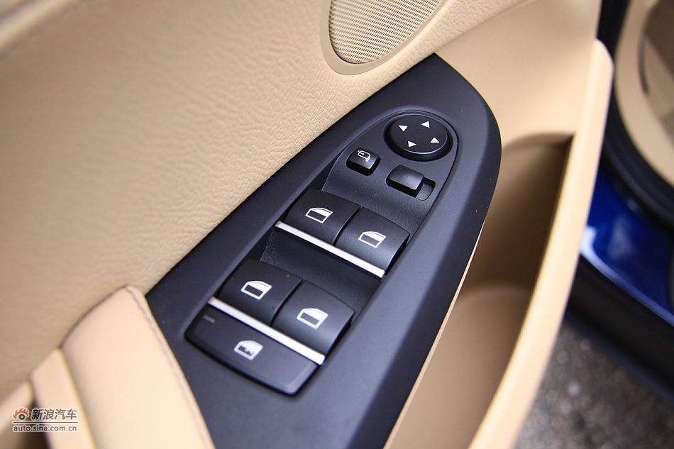 图为全新宝马X3内饰细节