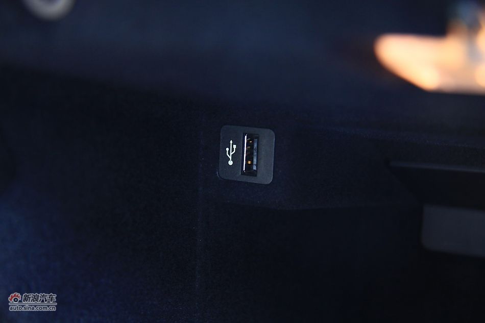 图为全新宝马X3内饰细节