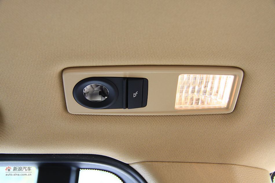 图为全新宝马X3内饰细节
