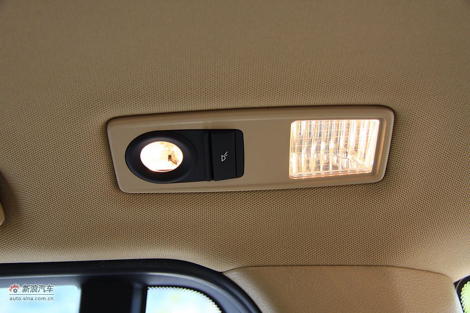 图为全新宝马X3内饰细节