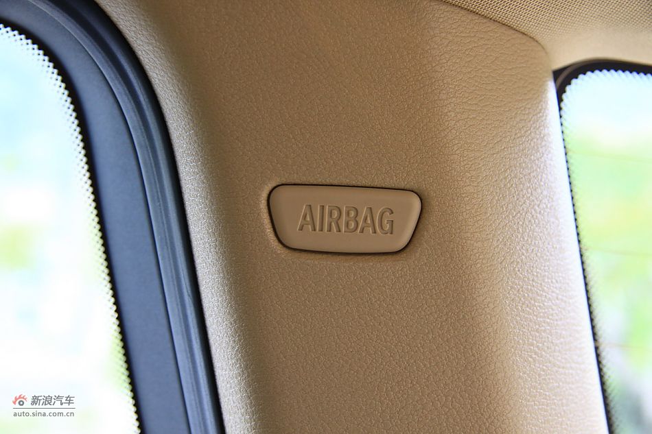 图为全新宝马X3内饰细节