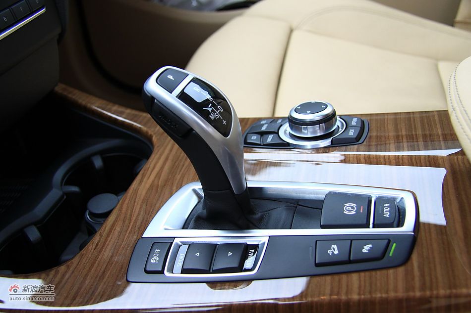 图为全新宝马X3内饰细节