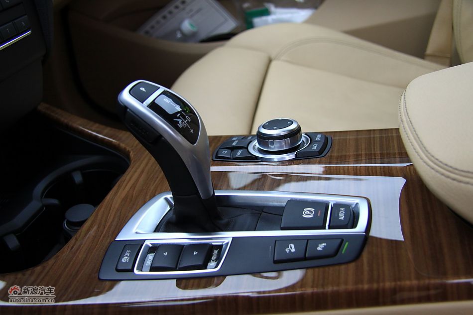 图为全新宝马X3内饰细节