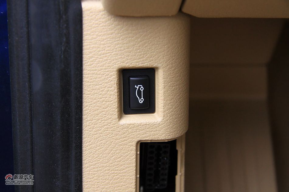 图为全新宝马X3内饰细节