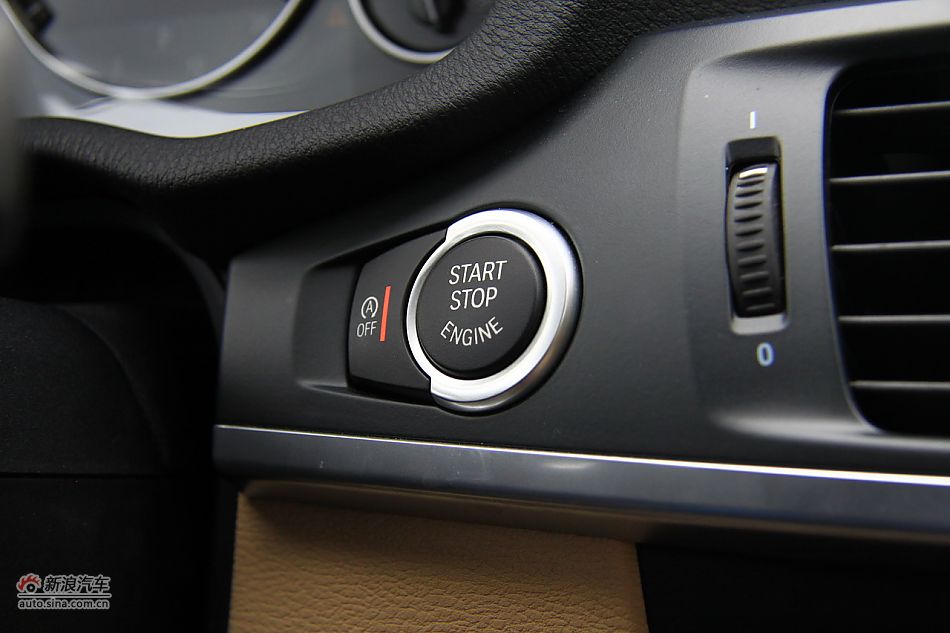 图为全新宝马X3内饰细节