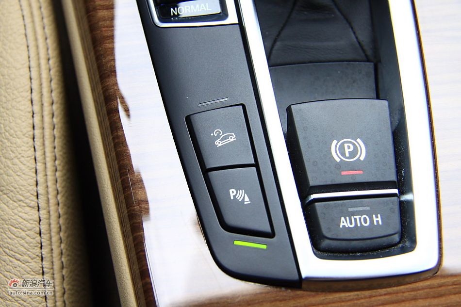 图为全新宝马X3内饰细节