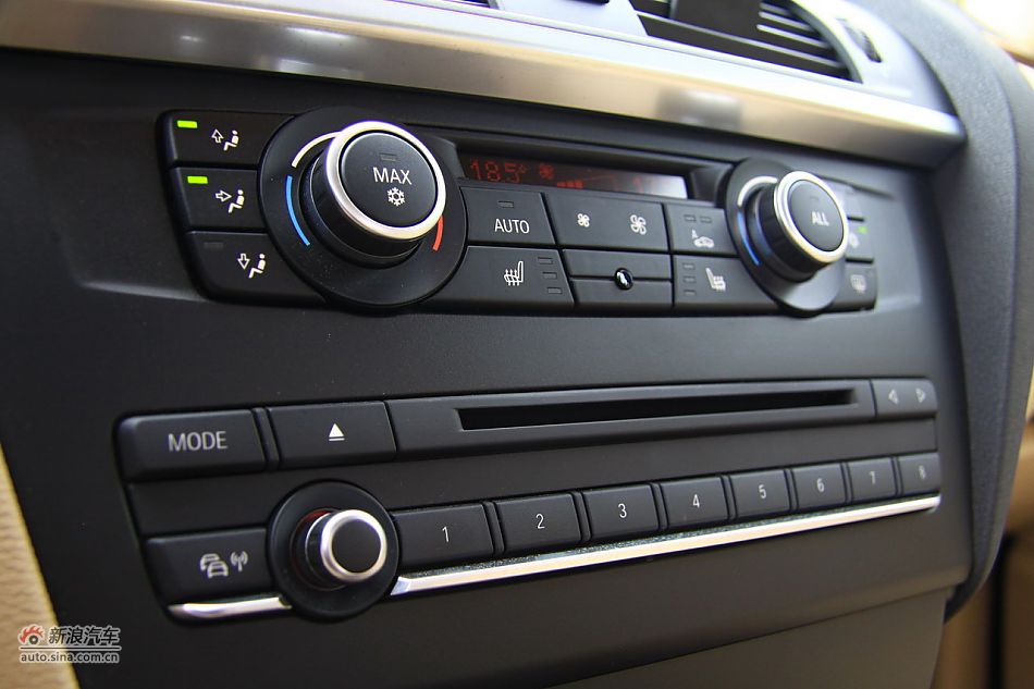 图为全新宝马X3内饰细节