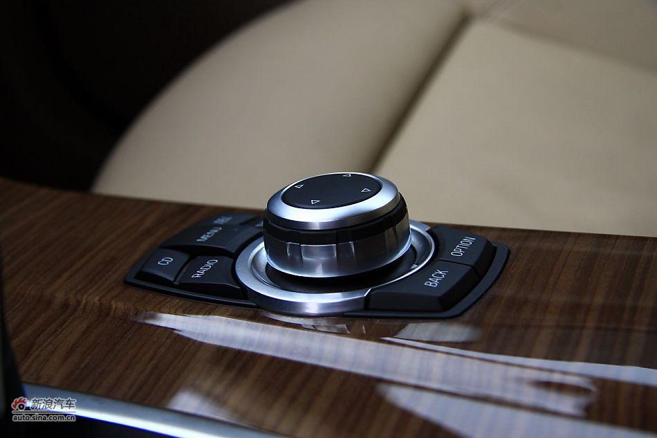 图为全新宝马X3内饰细节