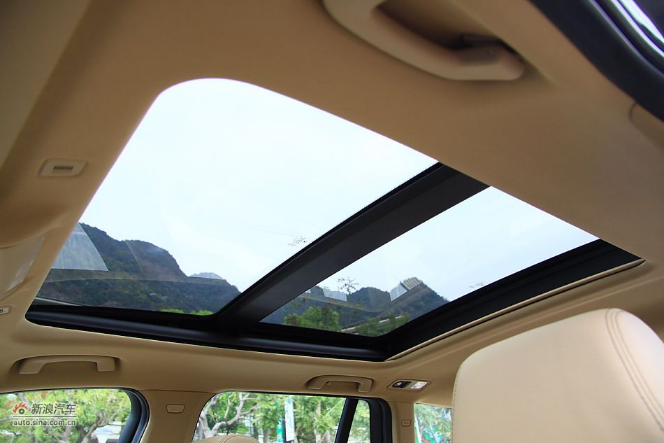 图为全新宝马X3内饰细节