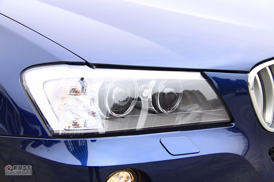 图为全新宝马X3外观细节