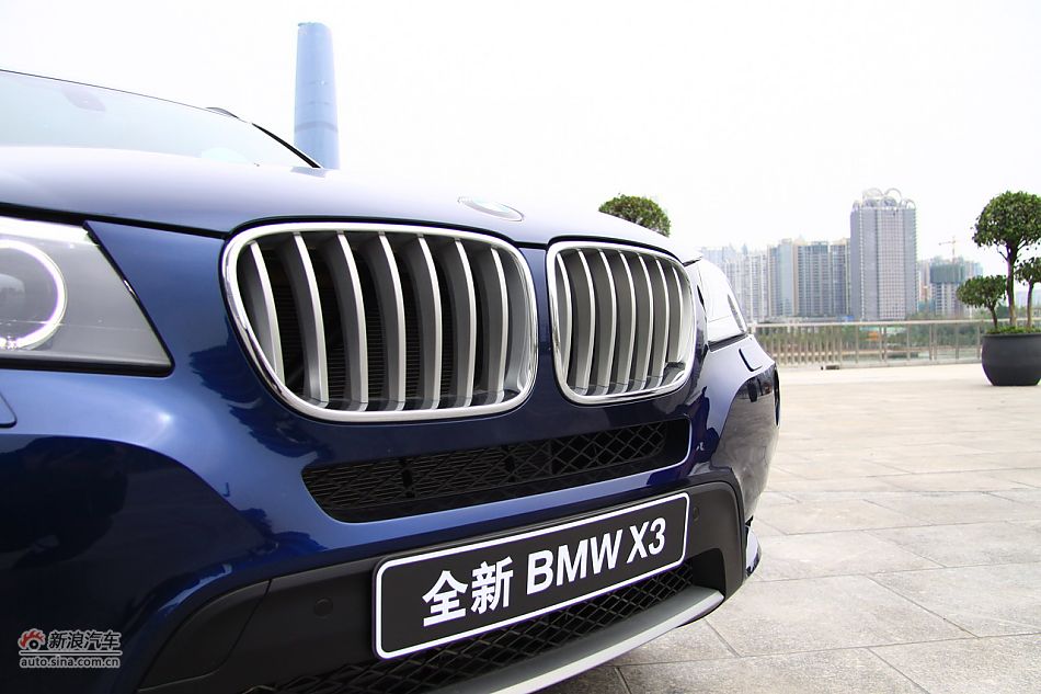 图为全新宝马X3外观细节
