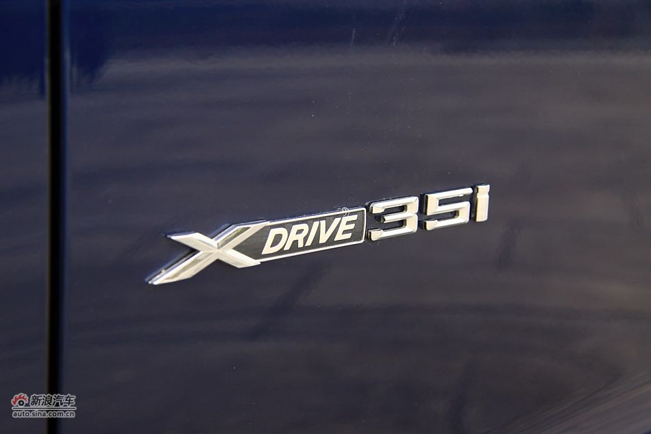 图为全新宝马X3外观细节