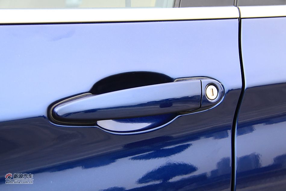 图为全新宝马X3外观细节