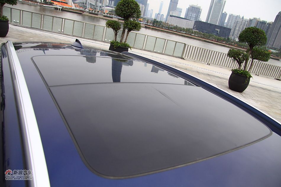 图为全新宝马X3外观细节