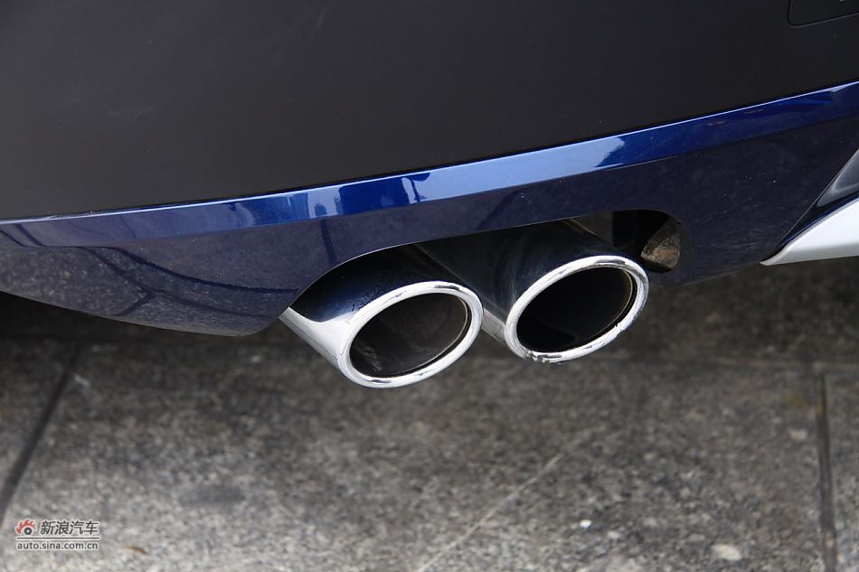 图为全新宝马X3外观细节