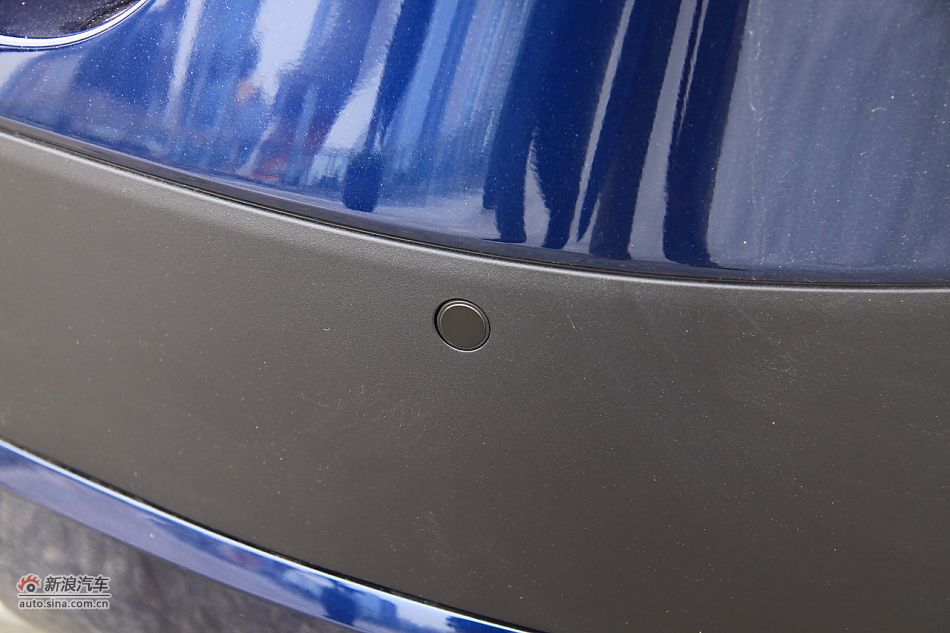 图为全新宝马X3外观细节