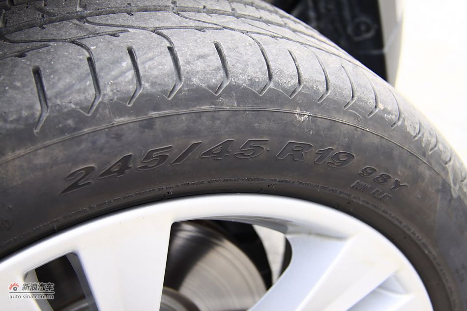 图为全新宝马X3外观细节