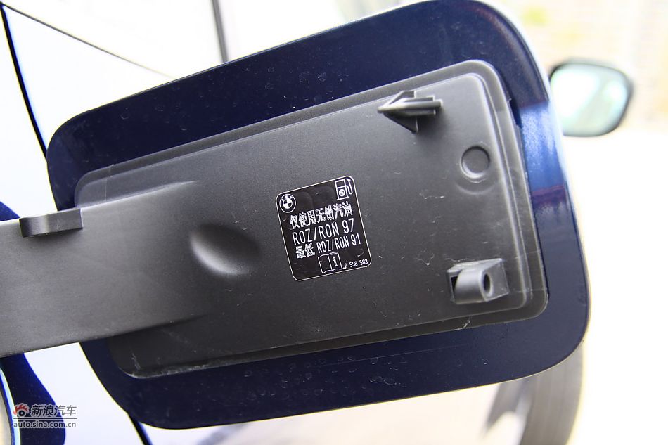 图为全新宝马X3外观细节