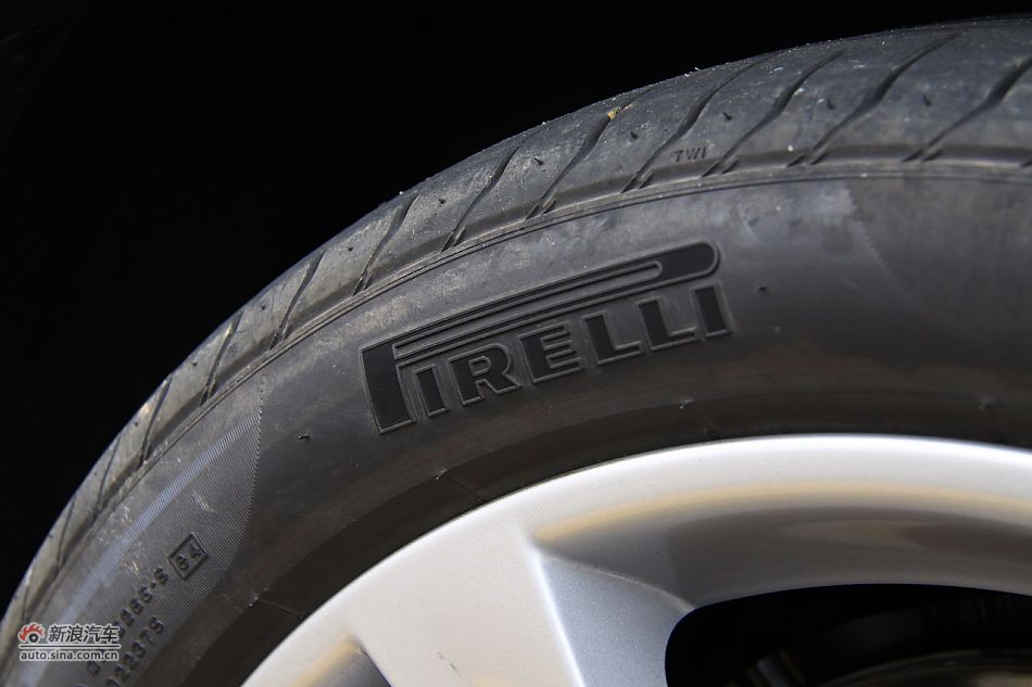 图为全新宝马X3外观细节