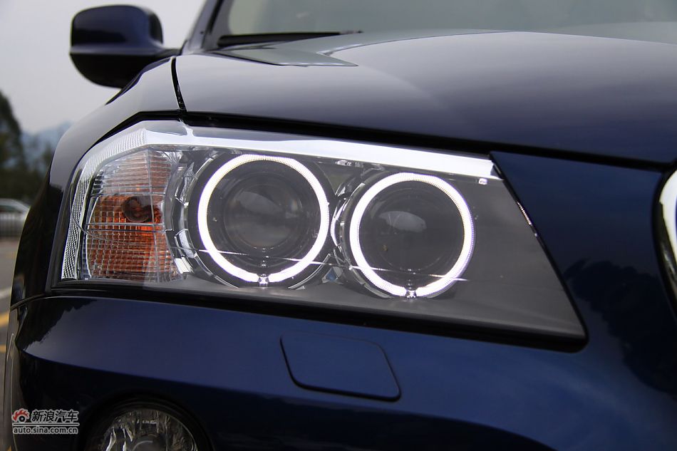 图为全新宝马X3外观细节