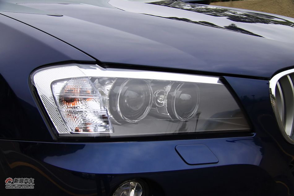 图为全新宝马X3外观细节