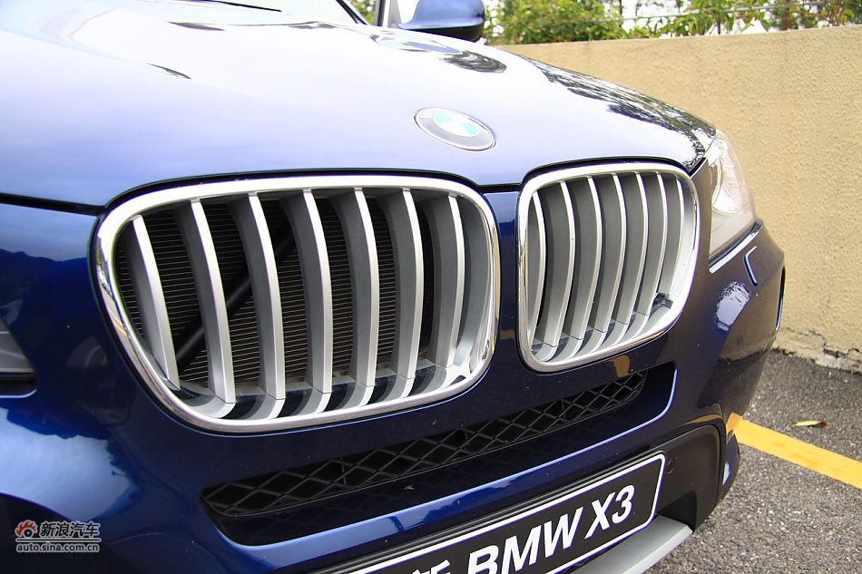 图为全新宝马X3外观细节