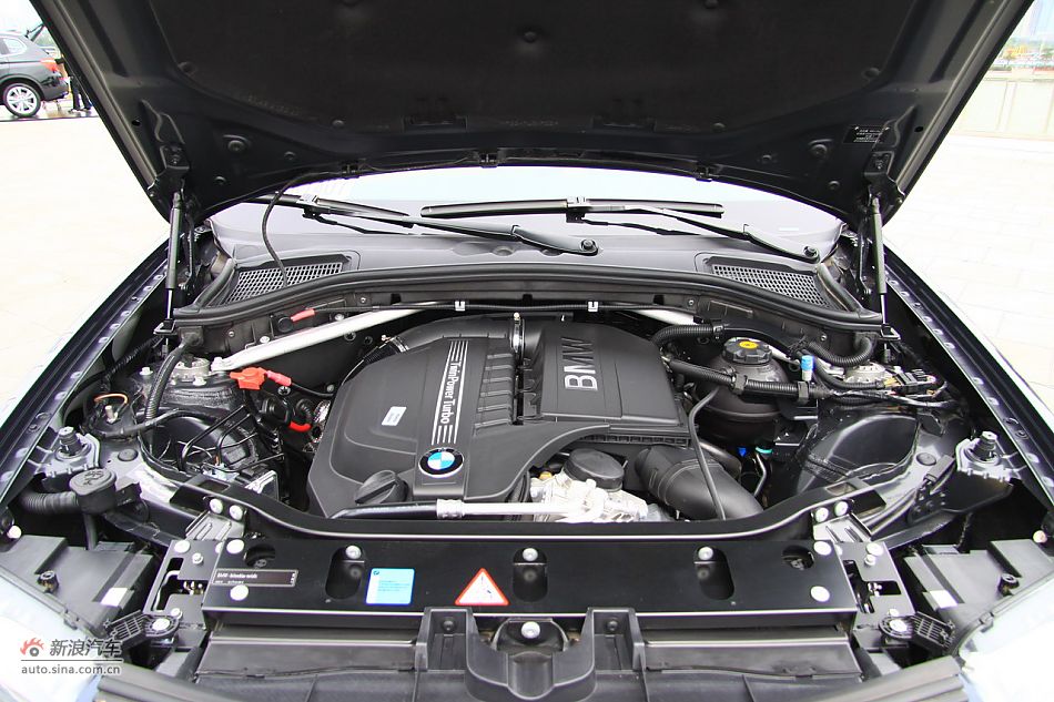 图为全新宝马X3发动机