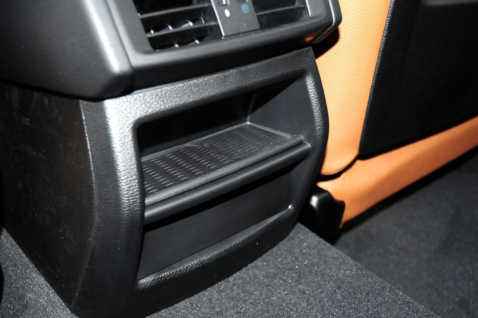 2014款 xDrive28i X设计套装 座椅空间