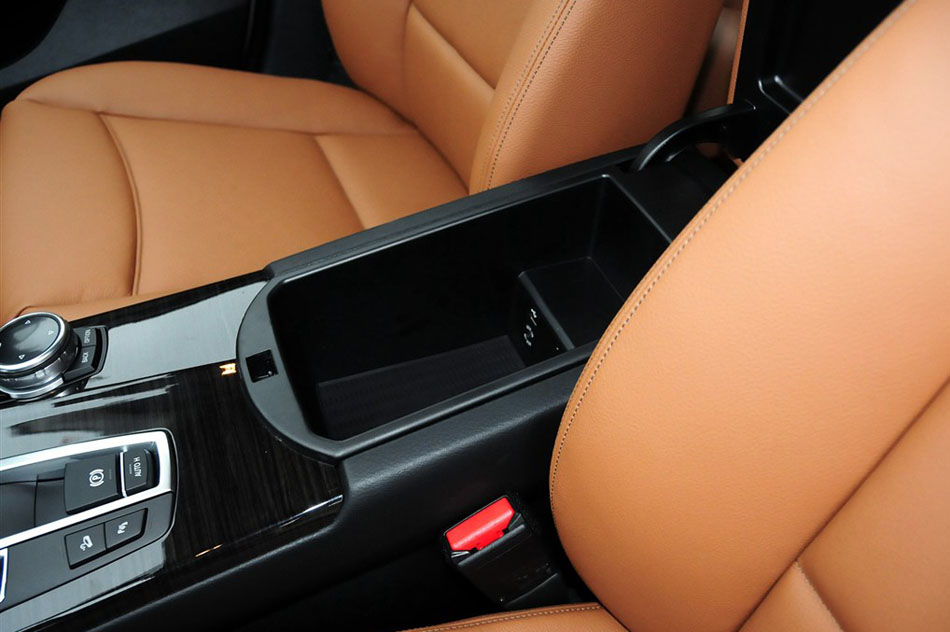 2014款 xDrive28i X设计套装 座椅空间