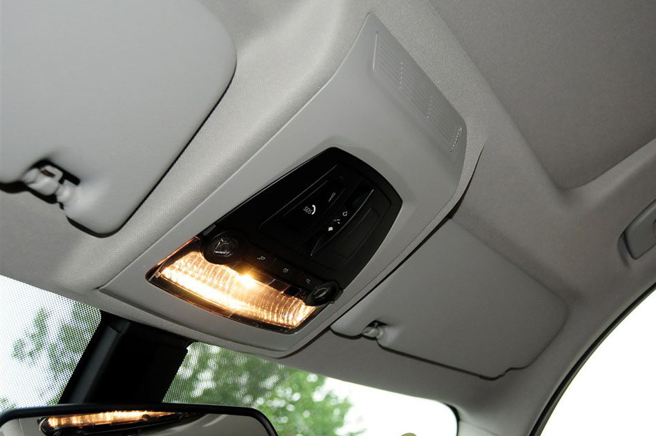 2014款 xDrive28i X设计套装 座椅空间