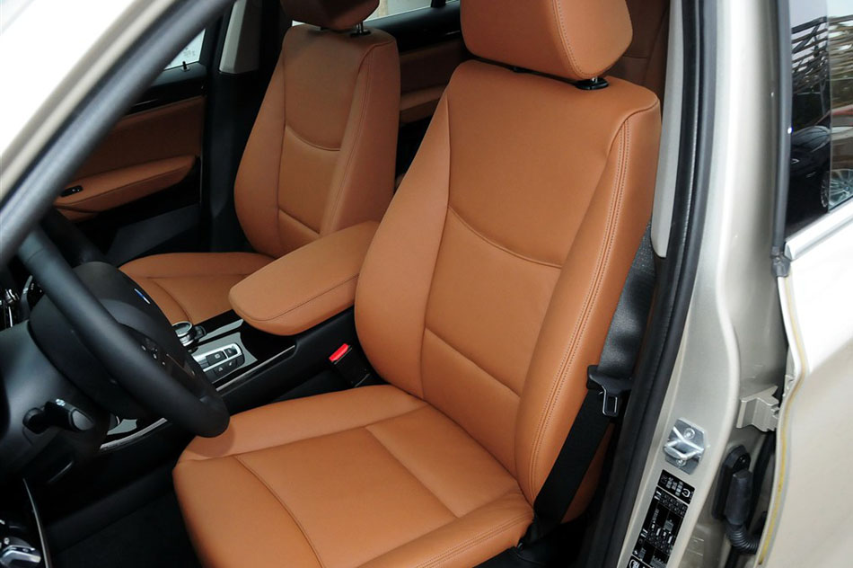 2014款 xDrive28i X设计套装 座椅空间