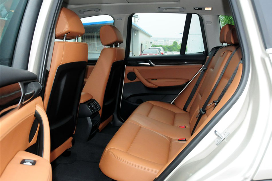 2014款 xDrive28i X设计套装 座椅空间