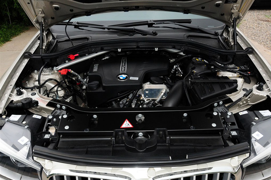 2014款 xDrive28i X设计套装 引擎底盘
