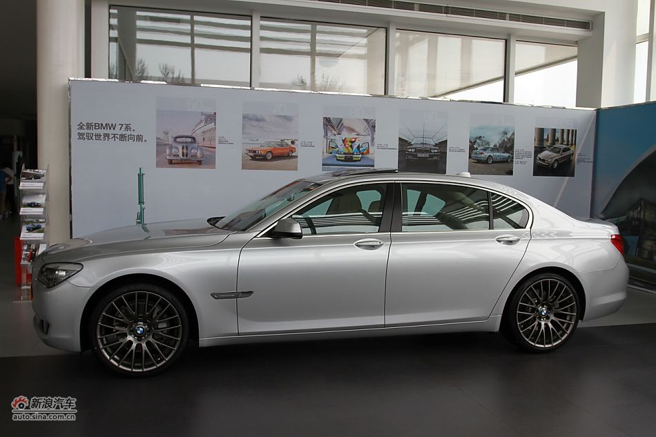 2009款宝马740Li豪华型