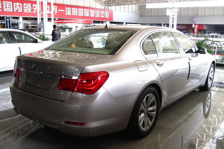 宝马730Li领先型到店实拍组图