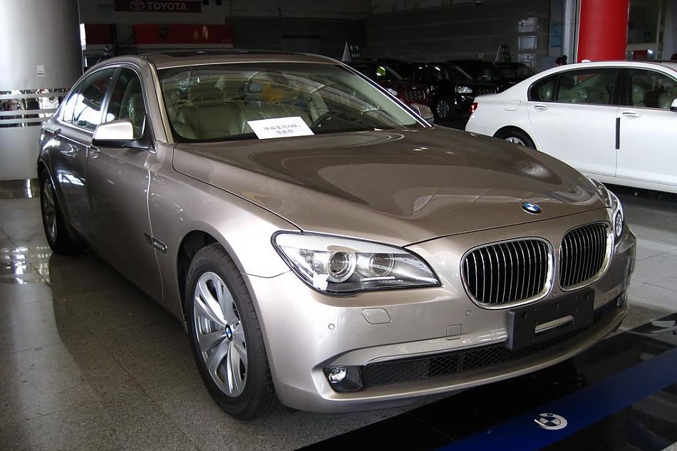 宝马730Li领先型到店实拍组图