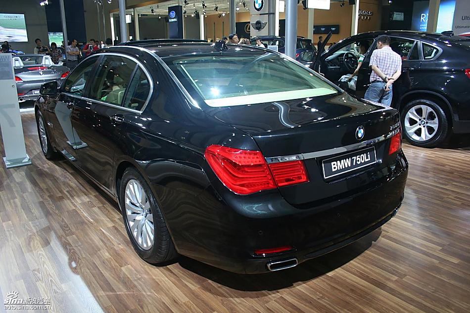 宝马750Li