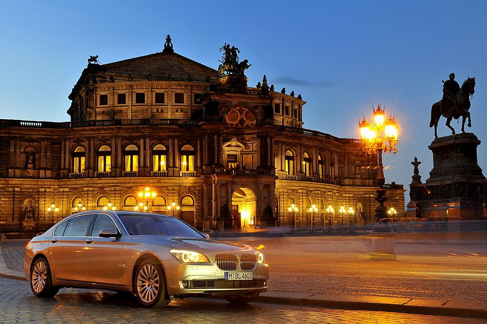 宝马全新一代750Li