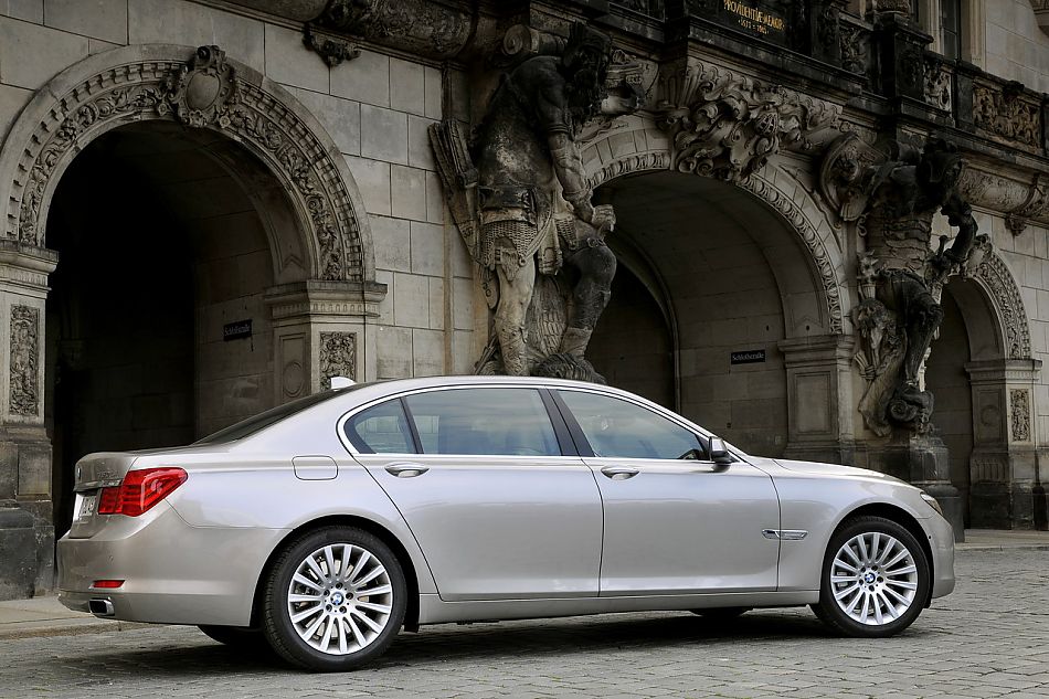 宝马全新一代750Li