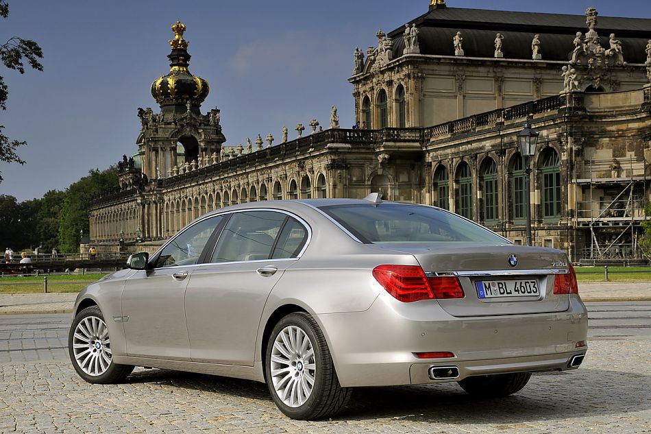 宝马全新一代750Li