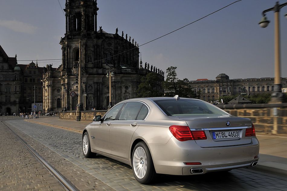 宝马全新一代750Li